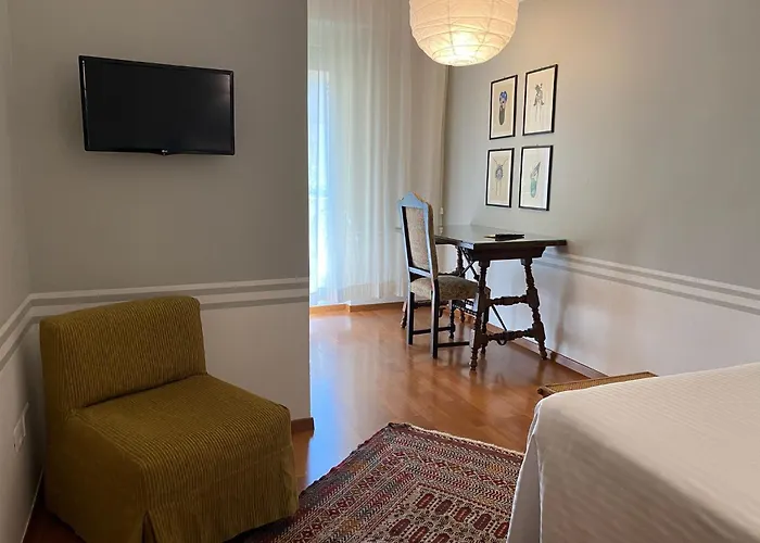 Отель Lancelot 3*