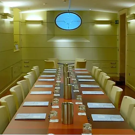 Lancelot Hotel
