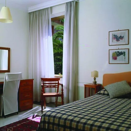 Lancelot Hotel 3*