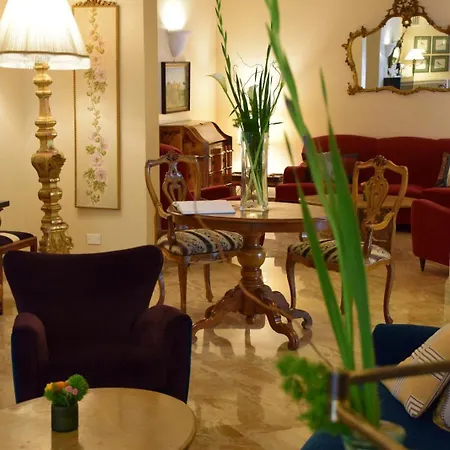Lancelot Hotel 3*