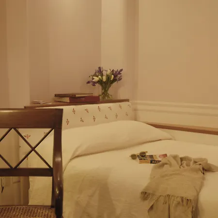 Lancelot Hotel 3*